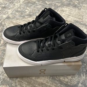 NWT The Roger On Running High Top Sneakers Black